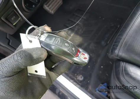 2013 Porsche Cayenne Hybrid S z USA, uszkodzony, nr VIN WP1AE2A25DLA14254